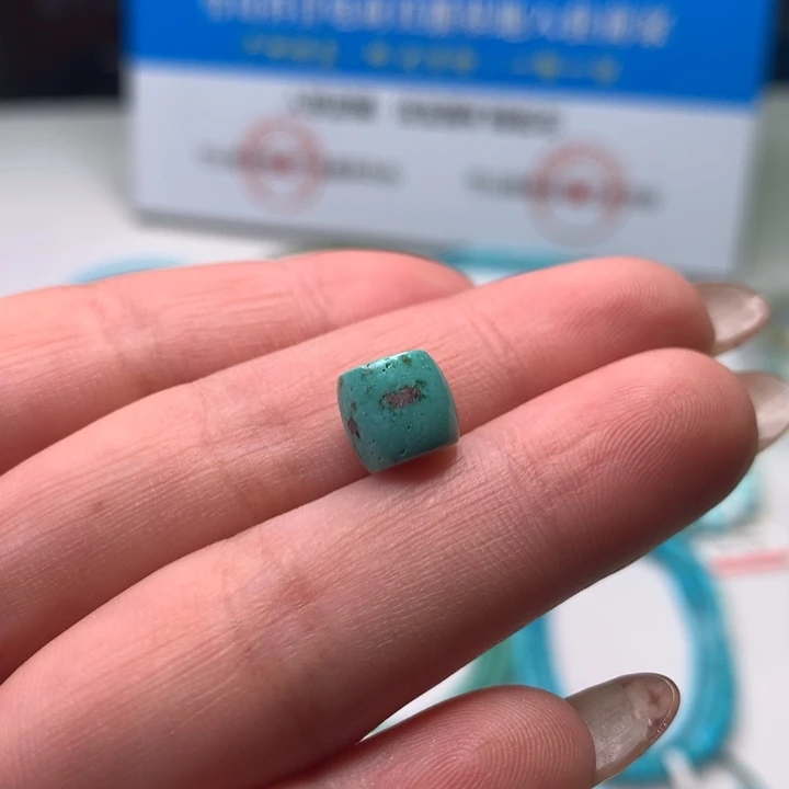 绿松石配饰未镶嵌没****！