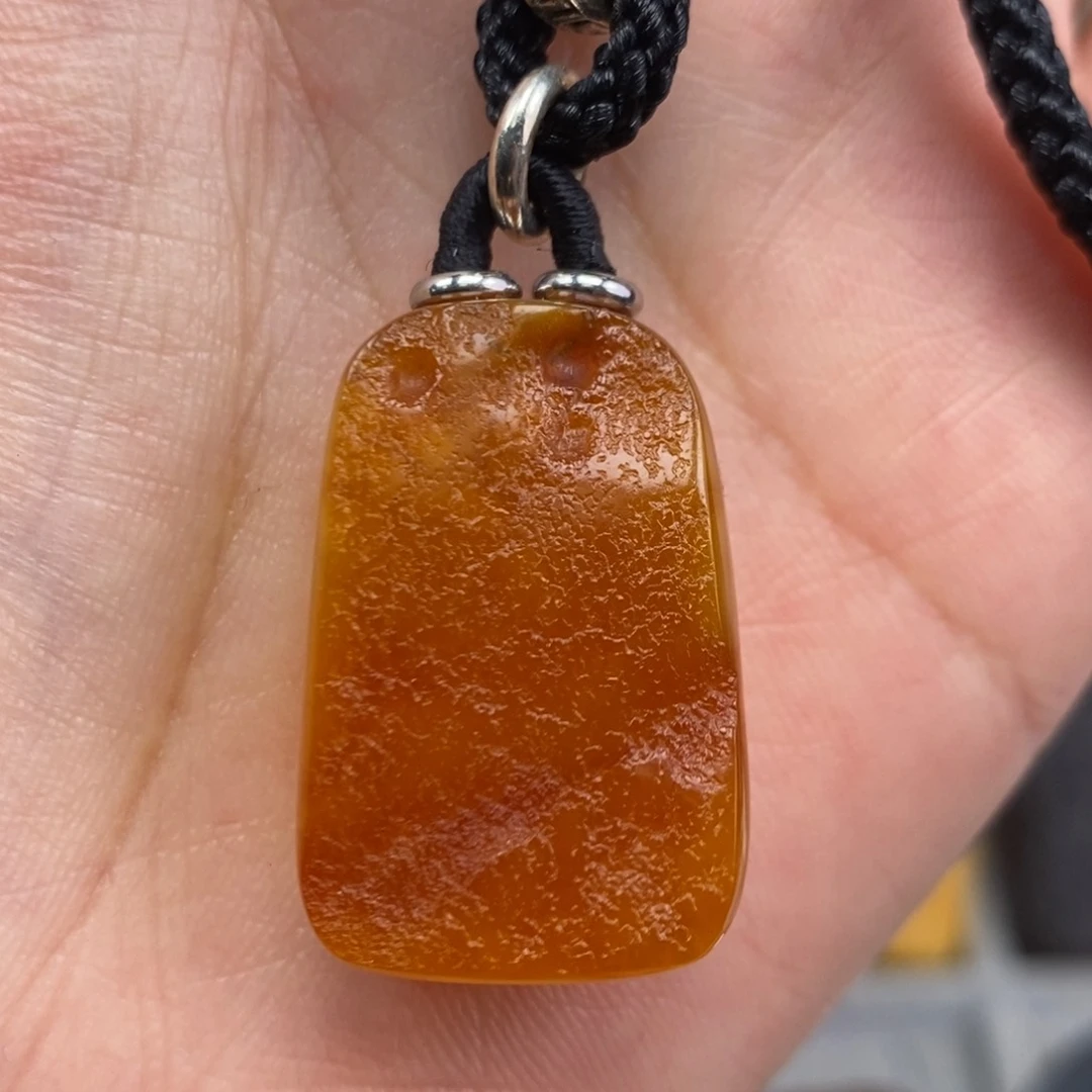 琥珀吊坠(赠链)未镶嵌