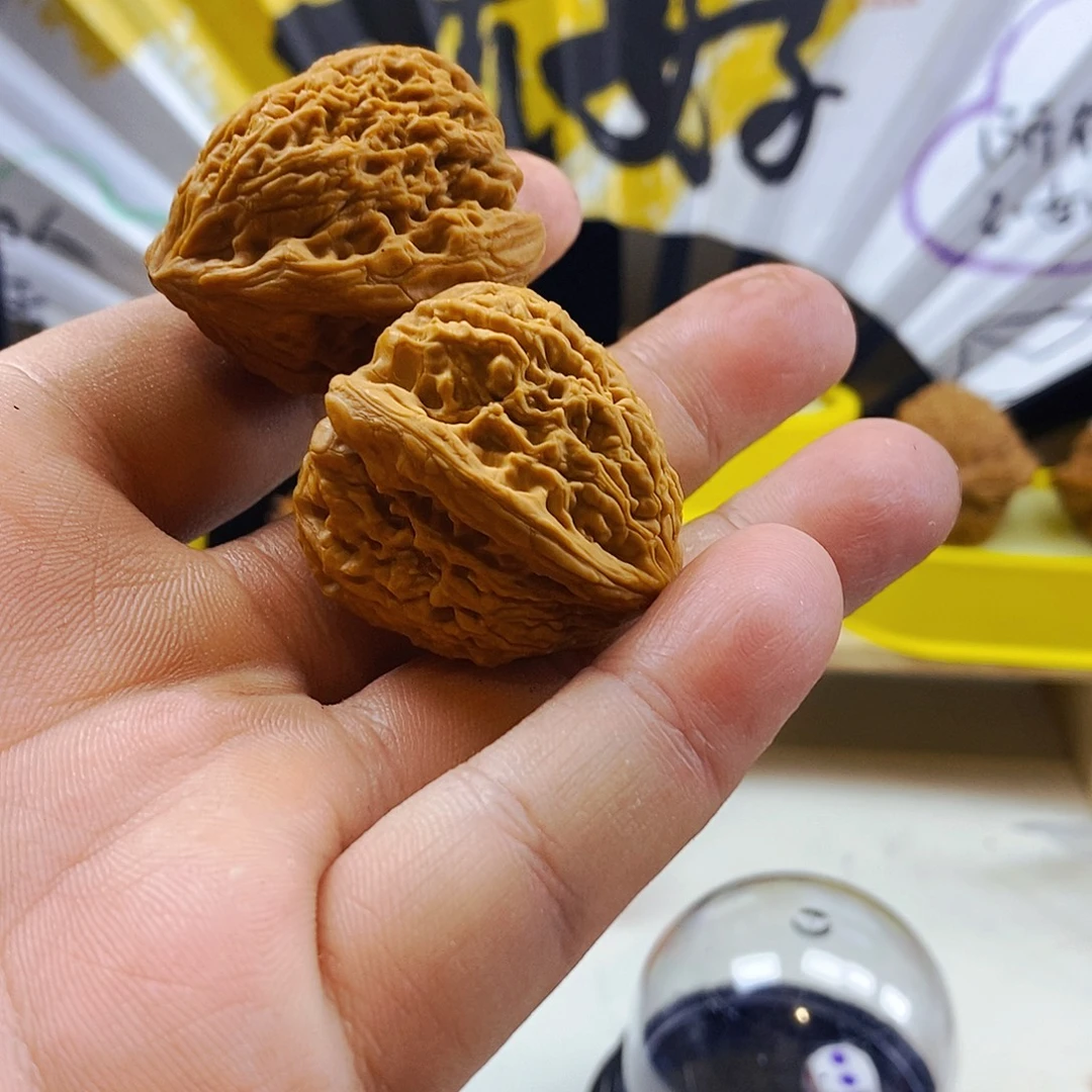 不***员文玩核桃手把件32凹底南疆
