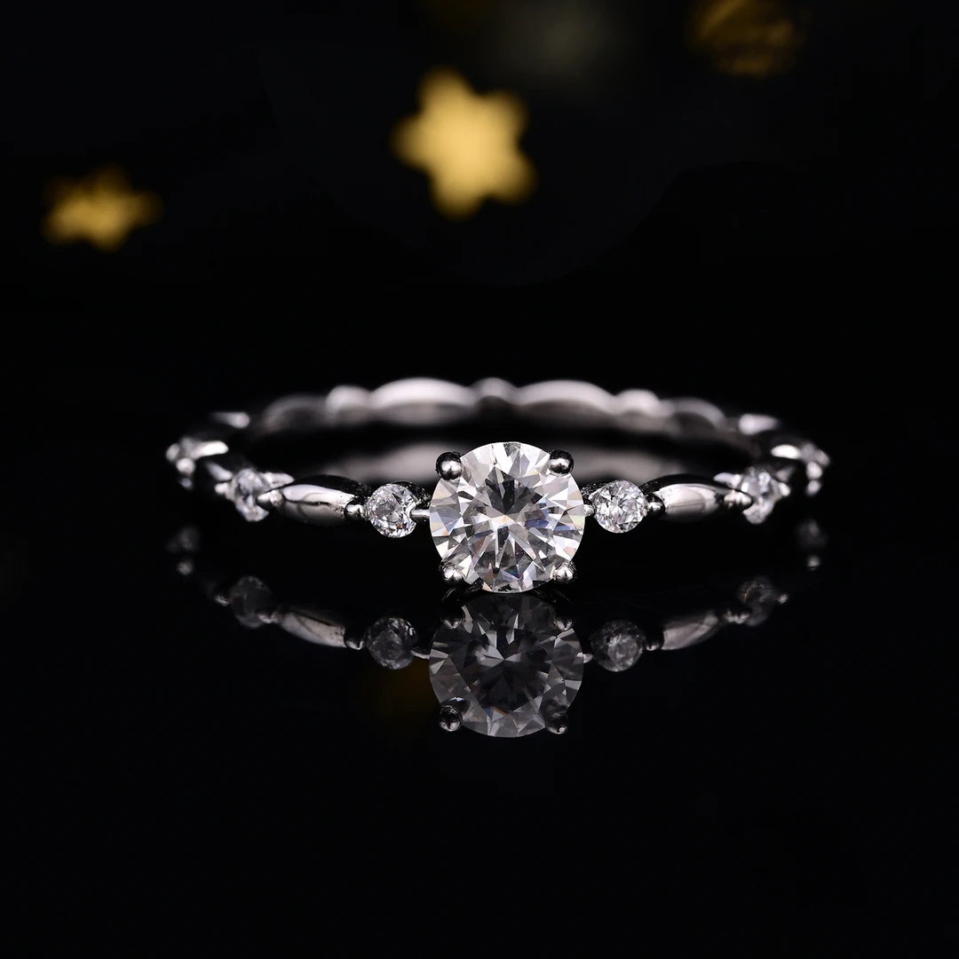 925银莫桑石戒指 【北野甄选】S925银莫桑钻闭口戒指-B47H-176