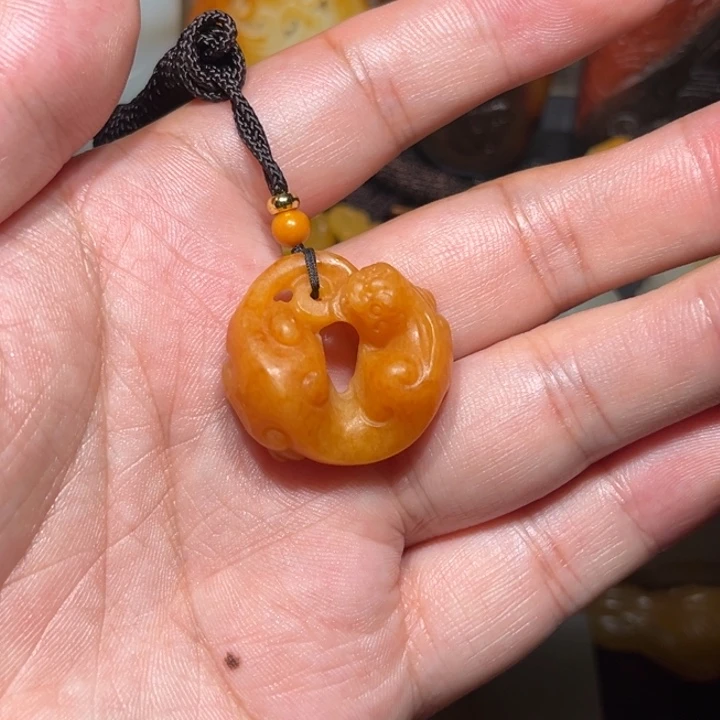 *****和田玉未镶嵌颈饰