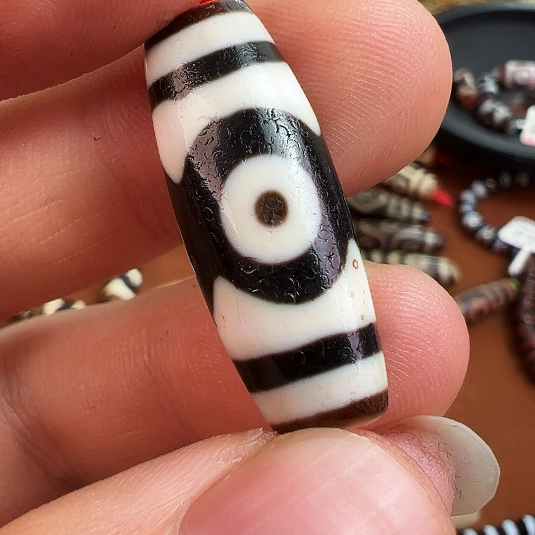 咔***發桃核吊坠多样性发货