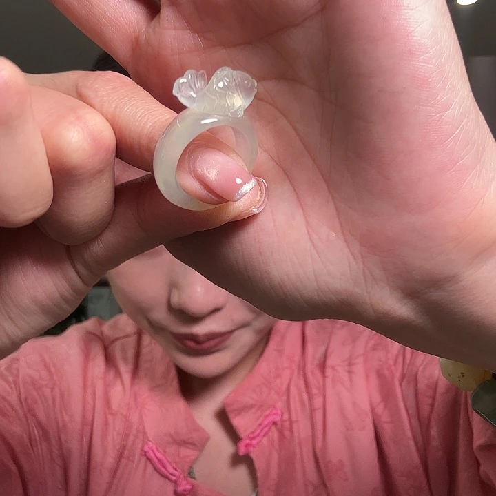 蛇纹石玉足银镶嵌颈饰