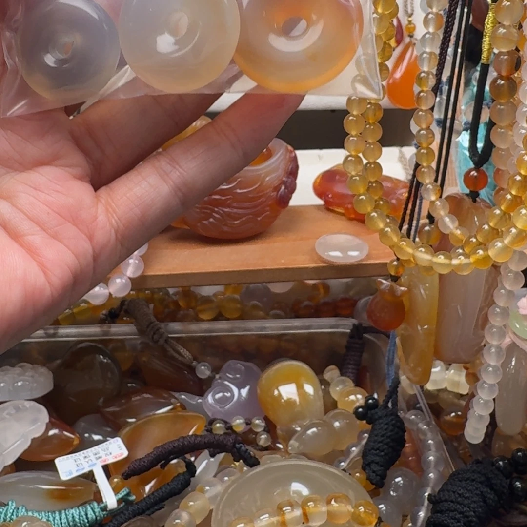 刘***儿玛瑙/玉髓手链合金009