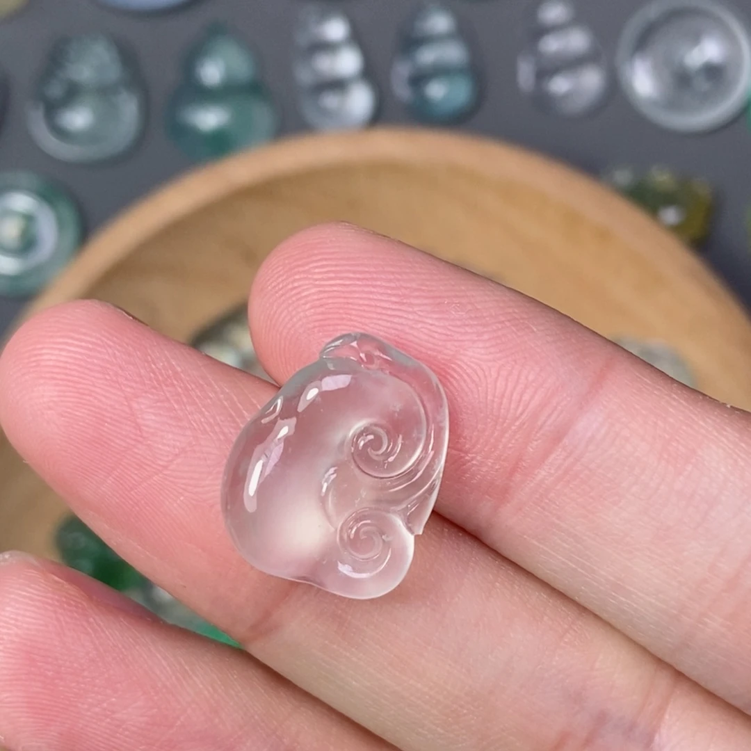 颈饰未镶嵌翡翠如意