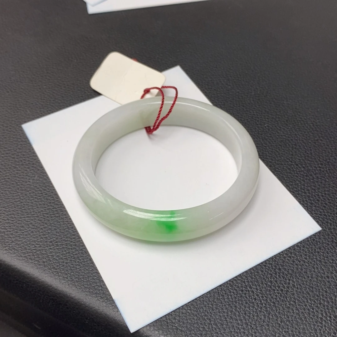 翡翠手镯未镶嵌天然翡翠手镯