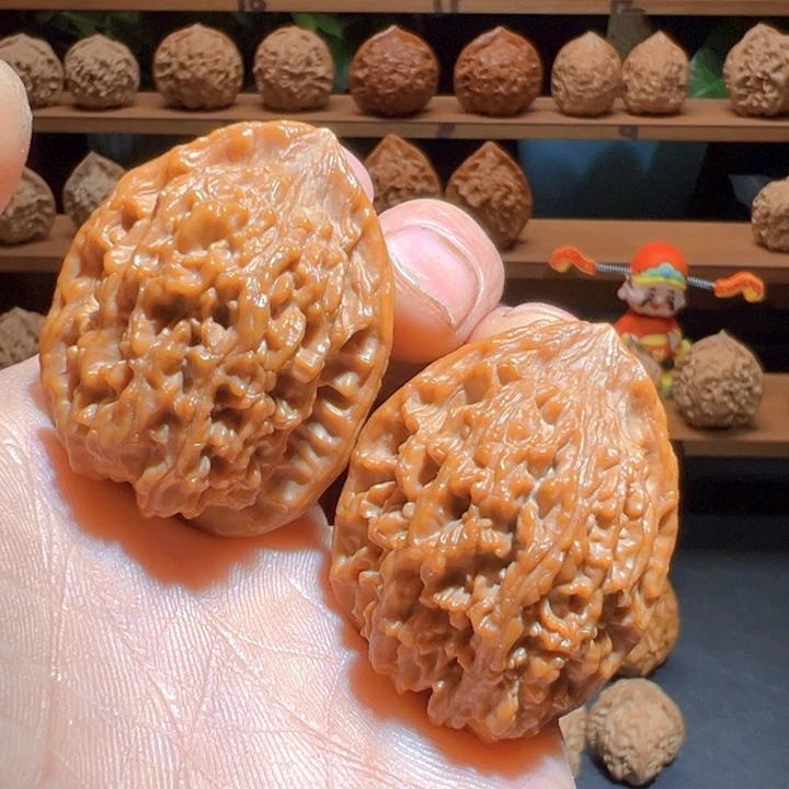 文玩核桃吊坠天残鸡心