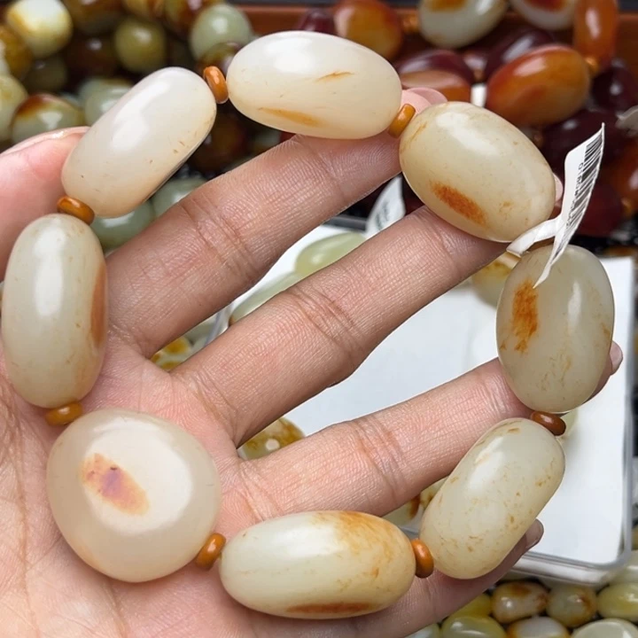 和田玉未镶嵌颈饰水**物