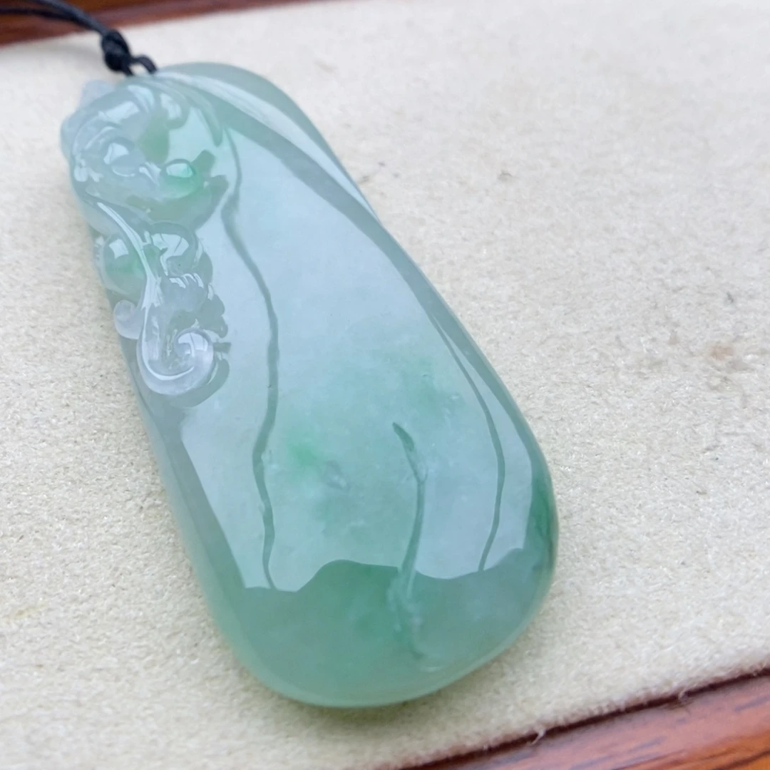 翡翠未镶嵌颈饰吊坠69