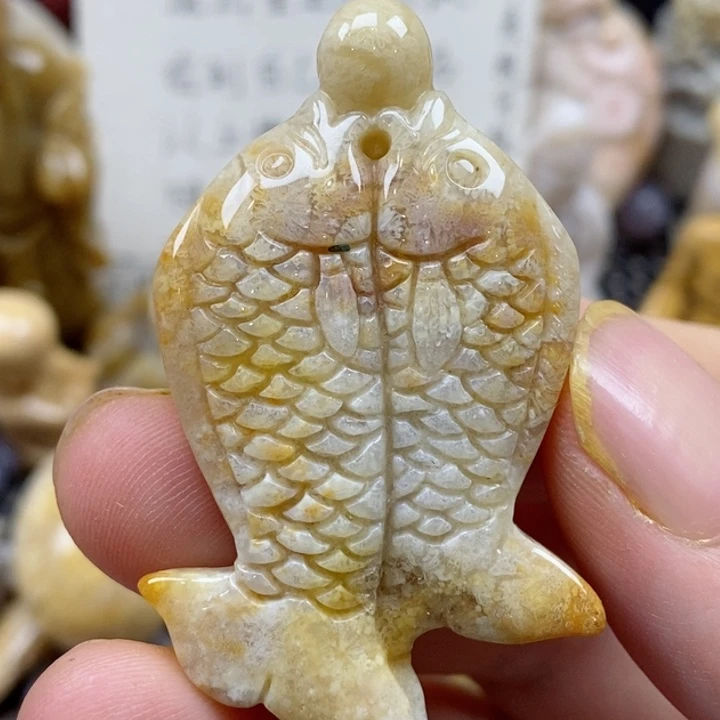 颈饰未镶嵌硅化珊瑚（珊瑚玉）