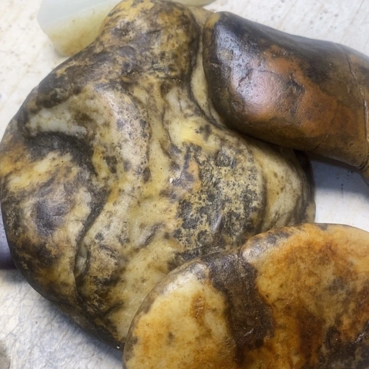 透闪石质玉珠宝半成品未镶嵌