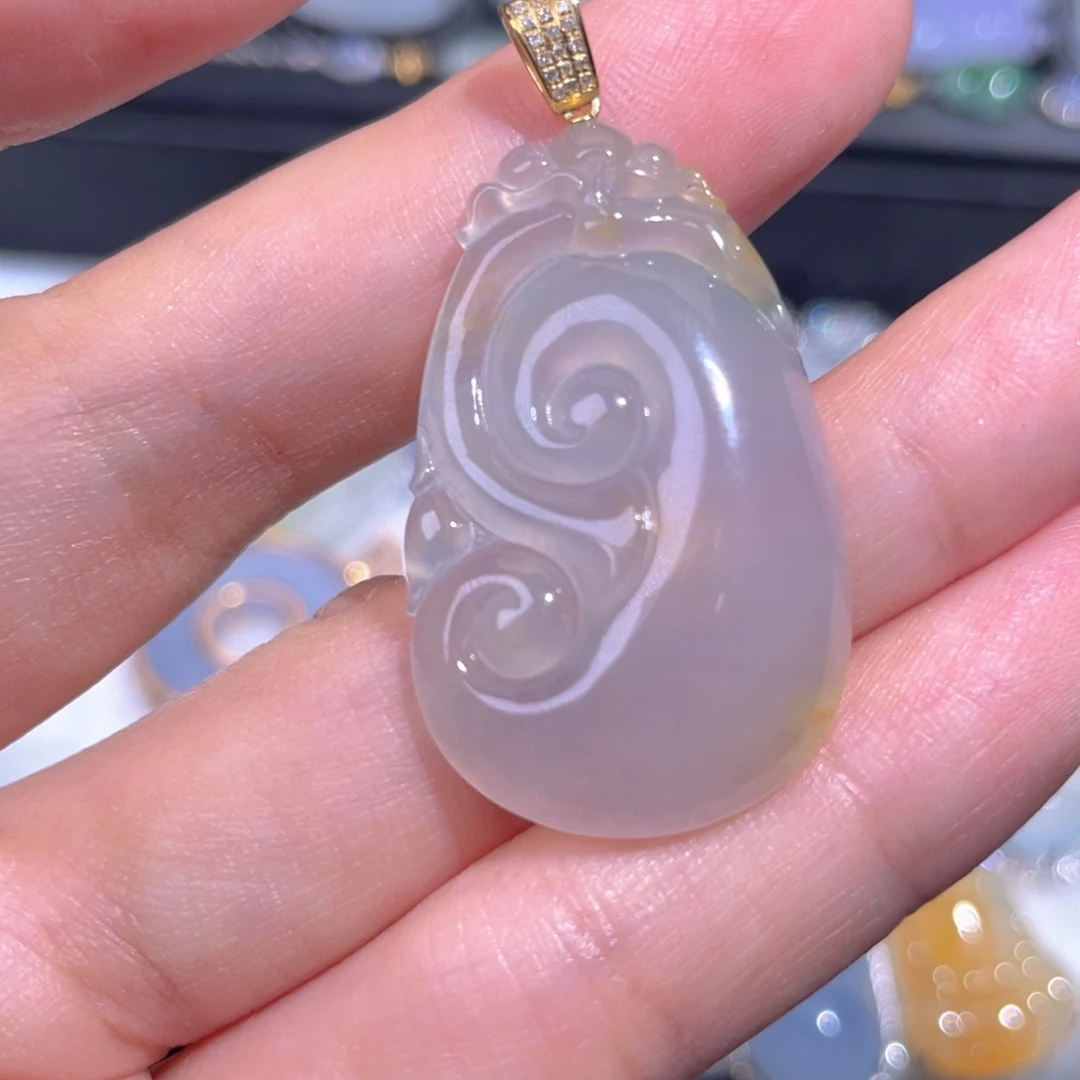 颈饰18K金镶嵌翡翠翡翠