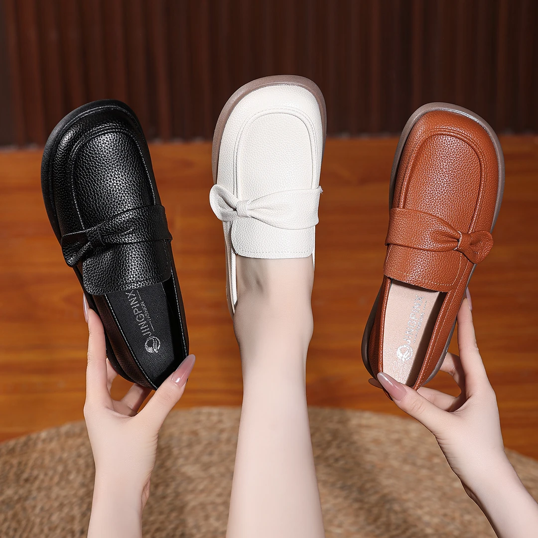 2025春夏舒适休闲真皮软底妈妈鞋平底透气防滑春秋百搭时尚乐福鞋