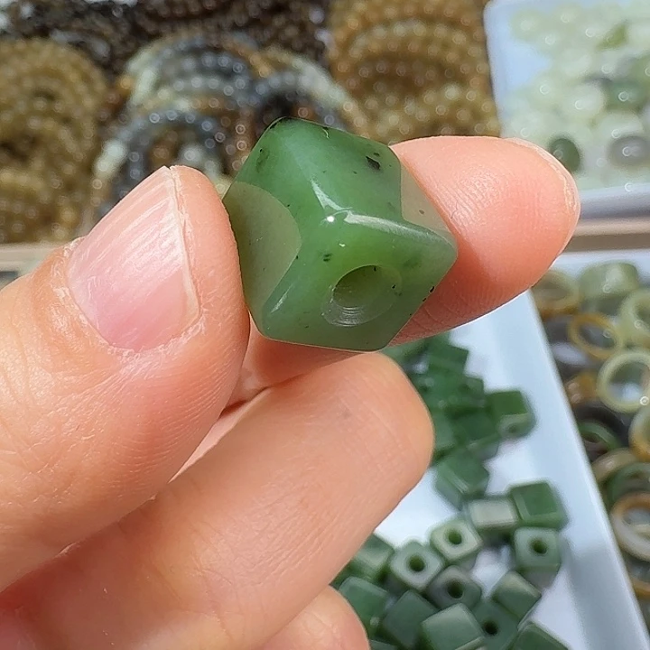 和田玉（碧玉）未镶嵌颈饰1212