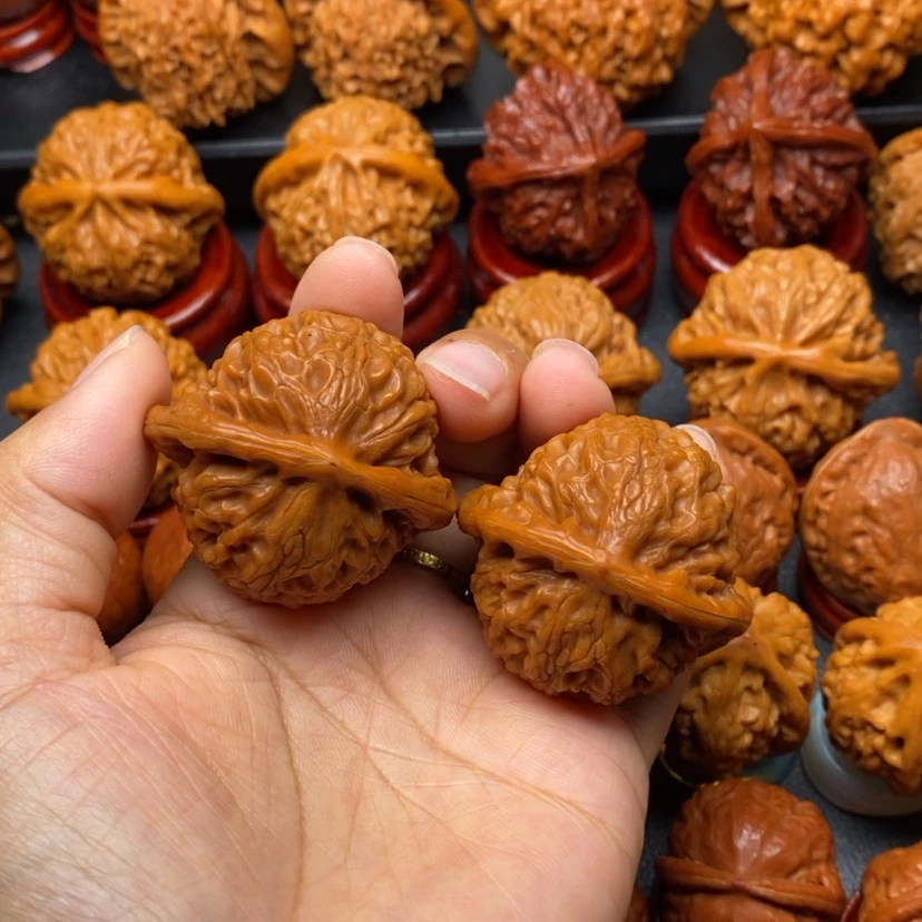 【闪购商品】文玩核桃把件41宫灯