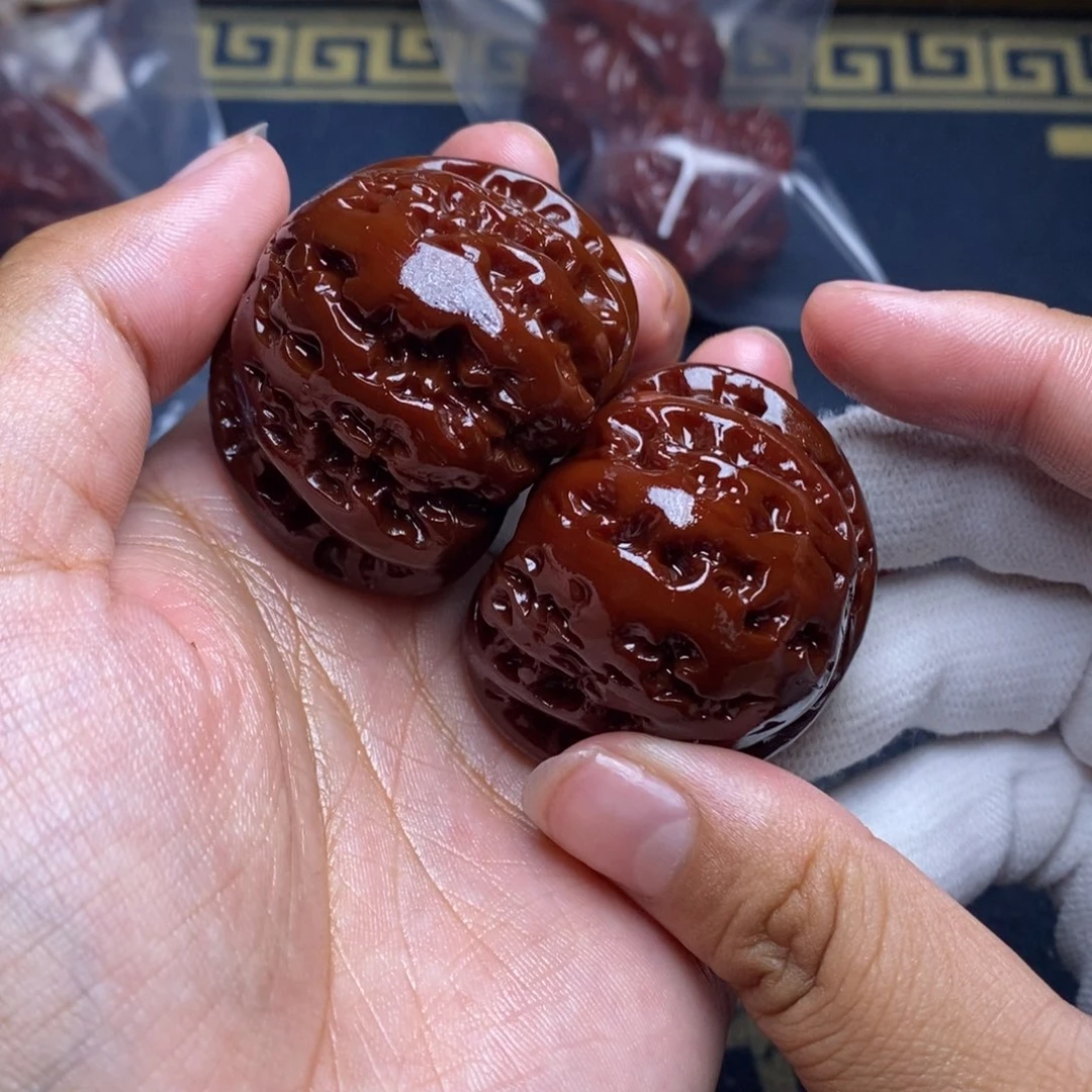 文玩核桃吊坠风烈文44 白狮子