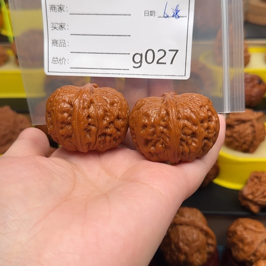 ぃ***灵猴头核桃吊坠文玩