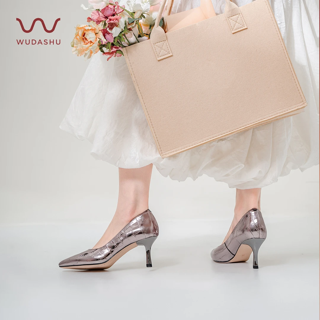 【达人专属】闪亮高跟鞋性感枪色尖头轻熟风法式轻职风单鞋