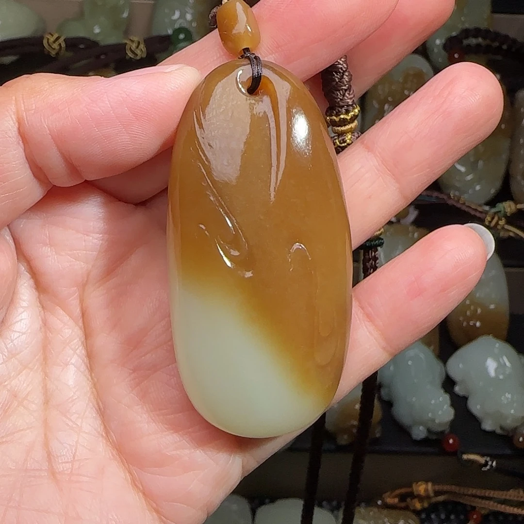 哥***说和田玉未镶嵌颈饰