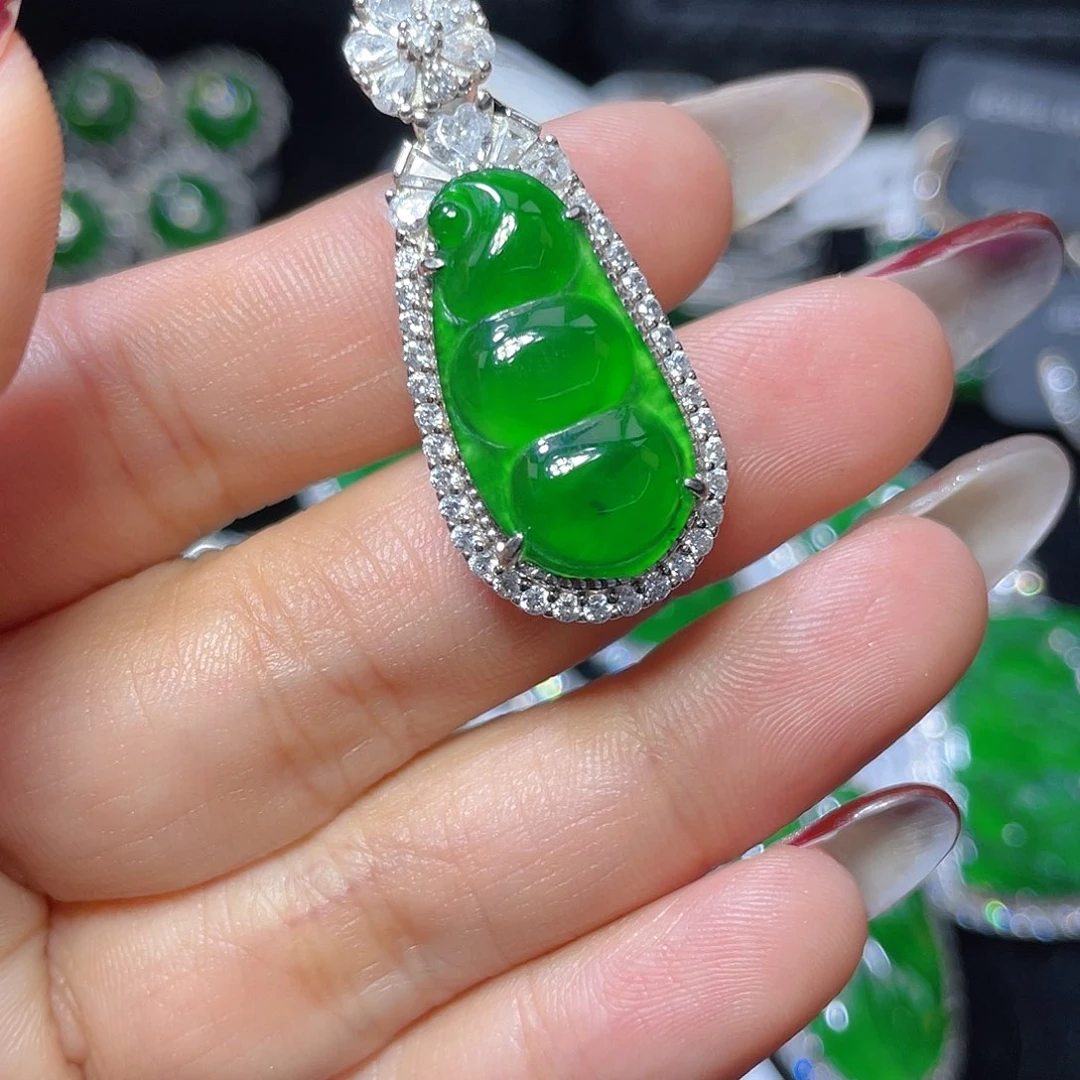 翡翠颈饰银S925镶嵌翡翠