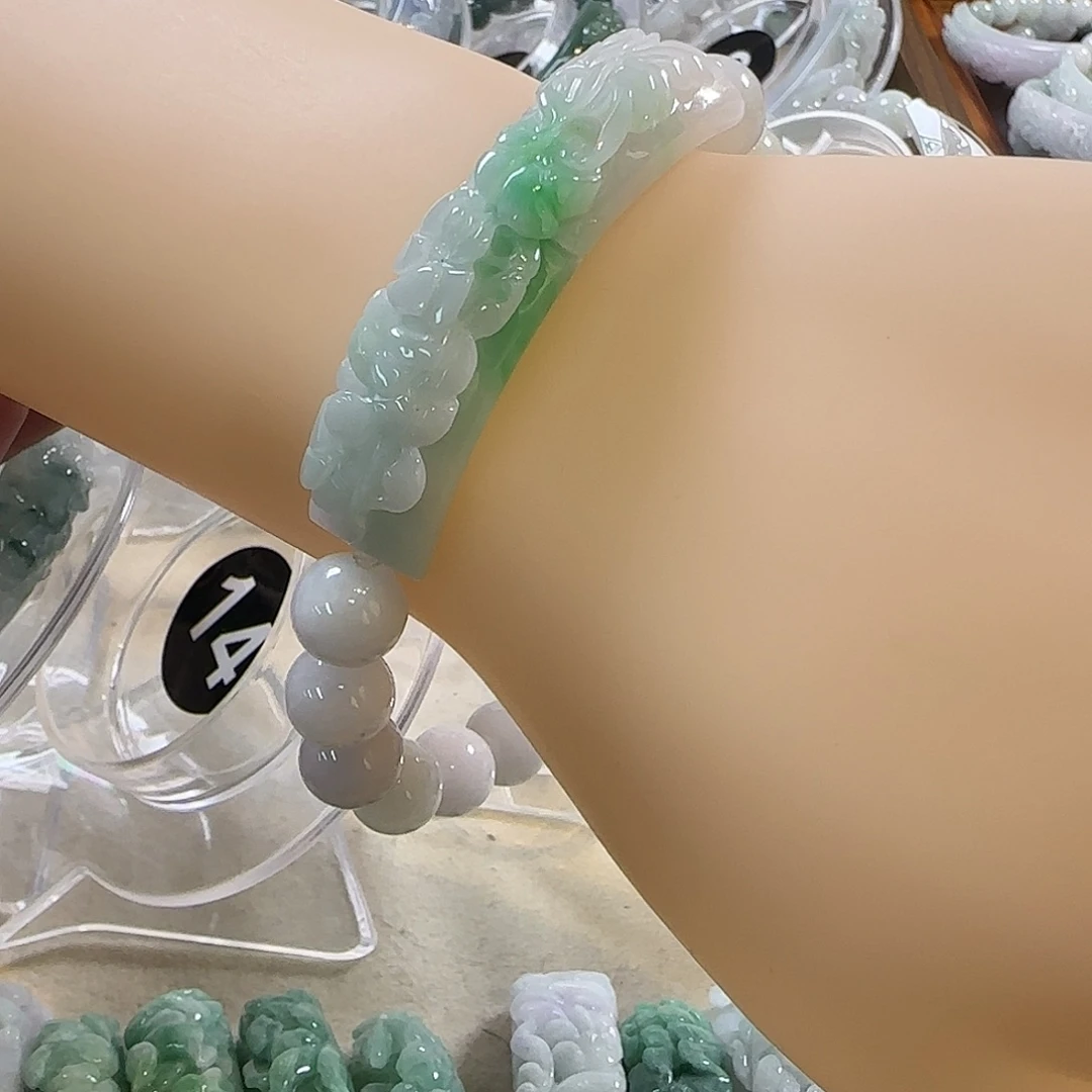 翡翠未镶嵌颈饰手牌58