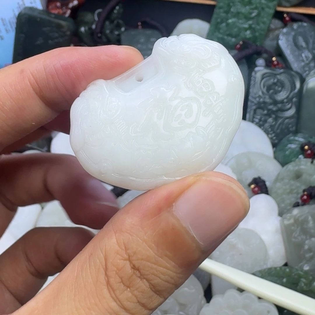 颈饰未镶嵌和田玉