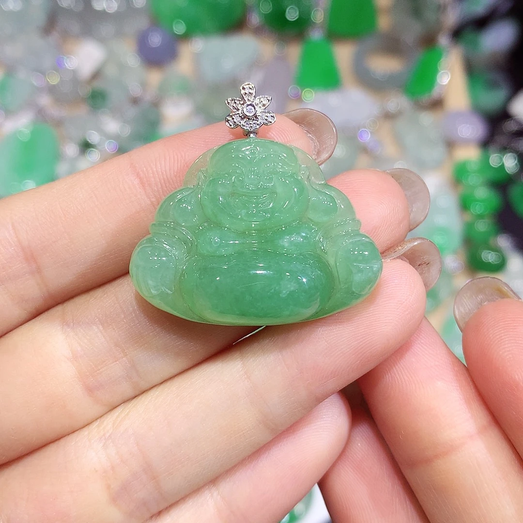 翡翠18K金镶嵌颈饰佛