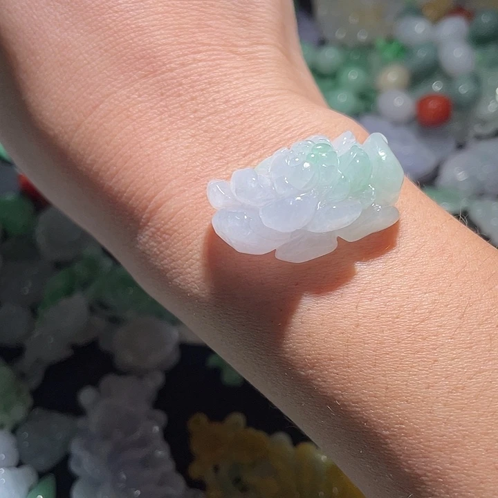 颈饰未镶嵌翡翠天