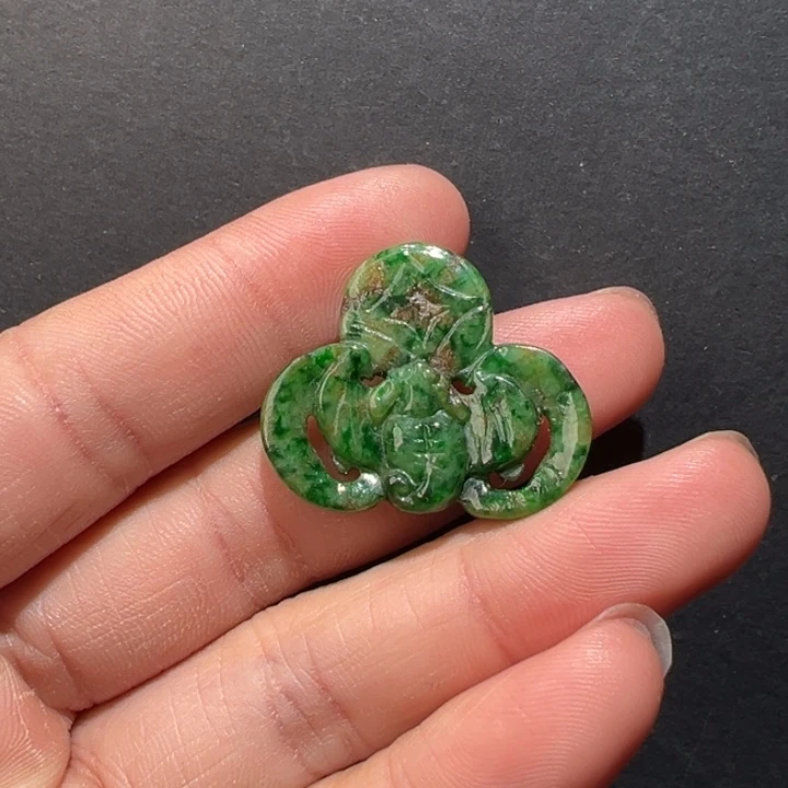 翡翠颈饰未镶嵌吊坠