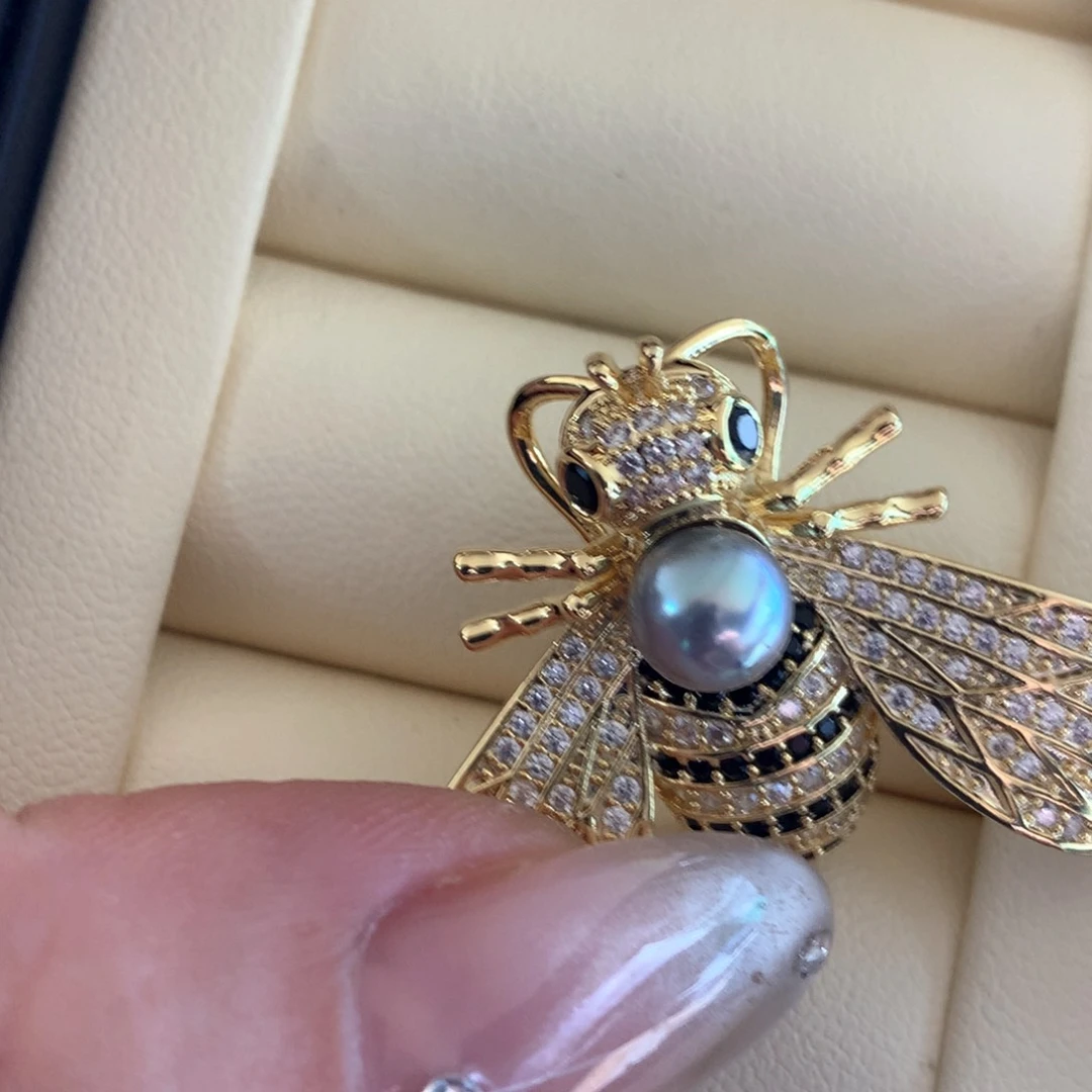 未镶嵌胸饰海水珍珠