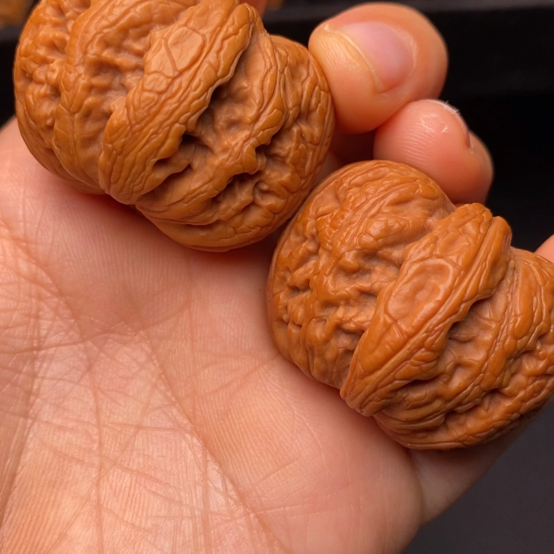 文玩核桃把件秦岭野生核桃