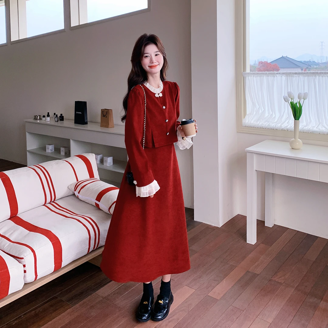 法式红色高级订婚超好看连衣裙女2025秋冬新中式蕾丝拼接打底裙子