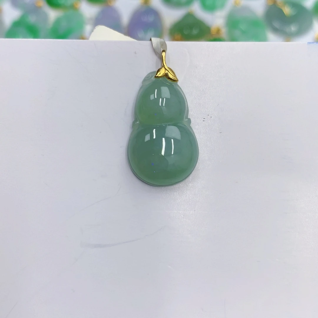 翡翠18K金镶嵌颈饰翡翠