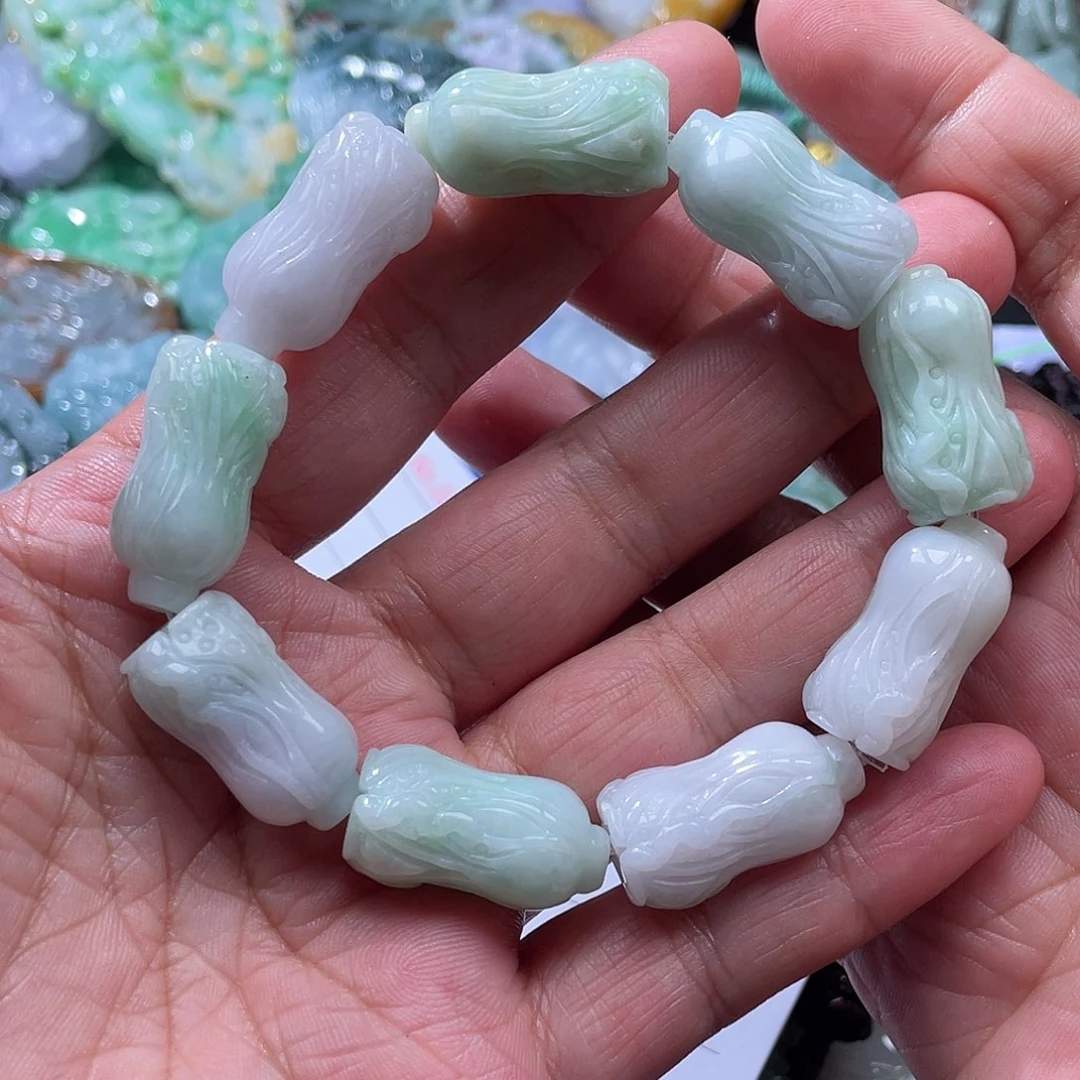 翡翠未镶嵌颈饰翡玉缘翡翠