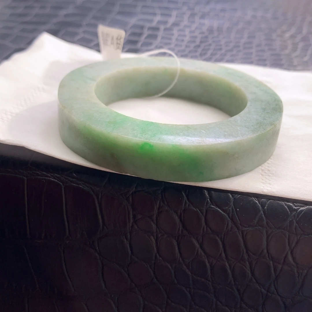 未镶嵌手镯定制翡翠