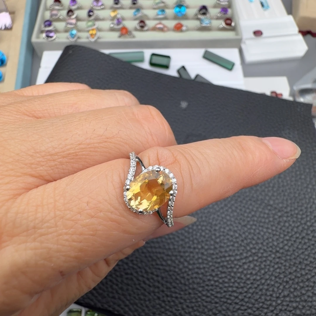 戒指发晶银S925镶嵌天然黄水晶7小9毛毛，总重1.9颗