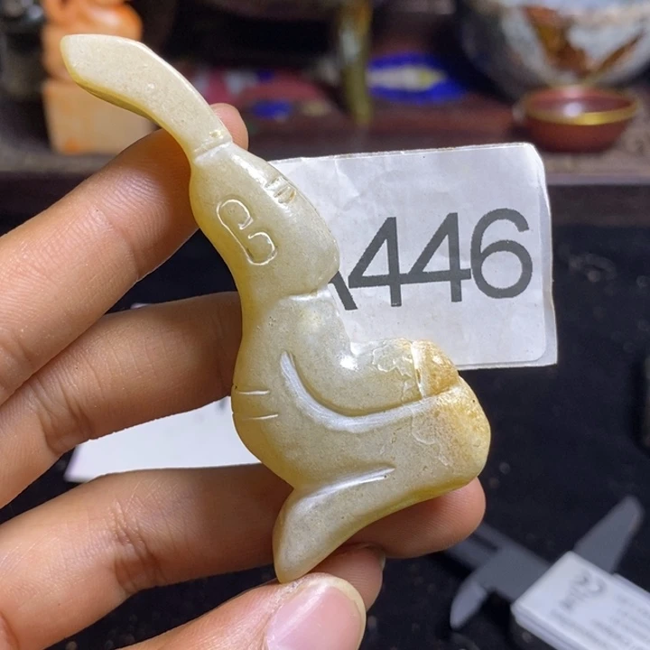 透闪石-蛇纹石玉合金颈饰