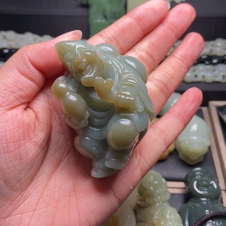 颈饰未镶嵌和田玉海**川