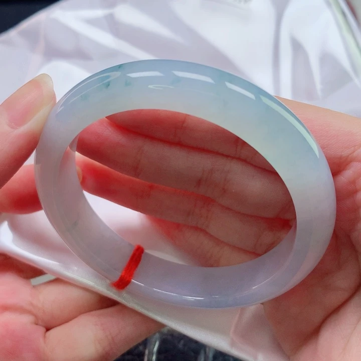 翡翠未镶嵌手镯圈口5556