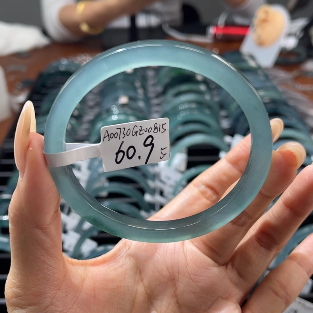 翡翠未镶嵌手镯60.95