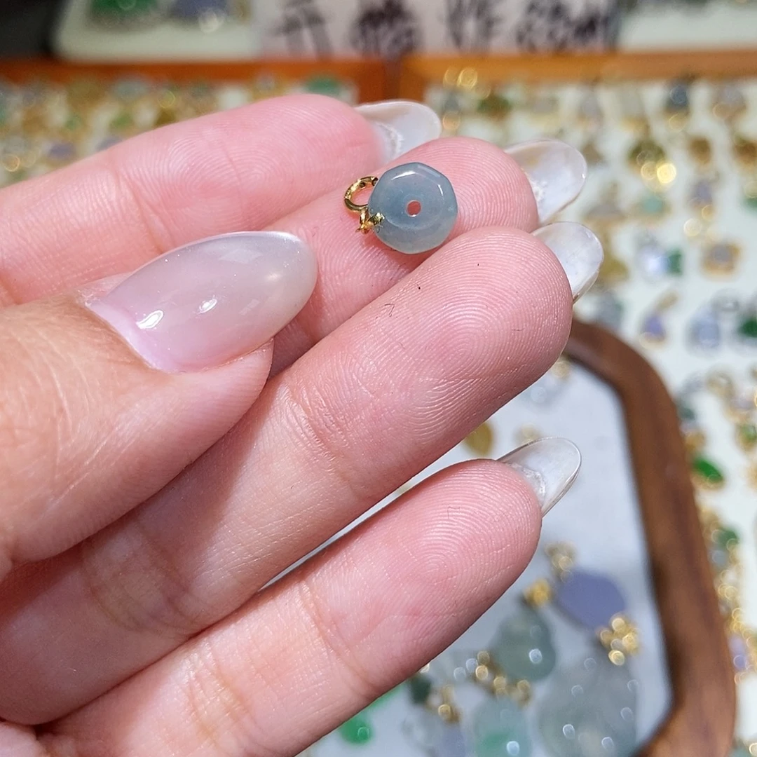 翡翠18K金镶嵌颈饰1111