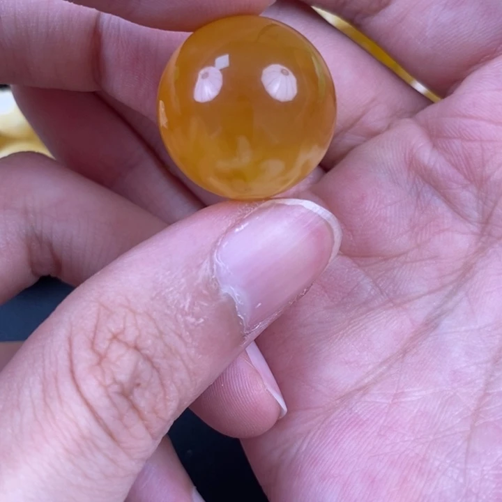 未镶嵌琥珀裸石微瑕23