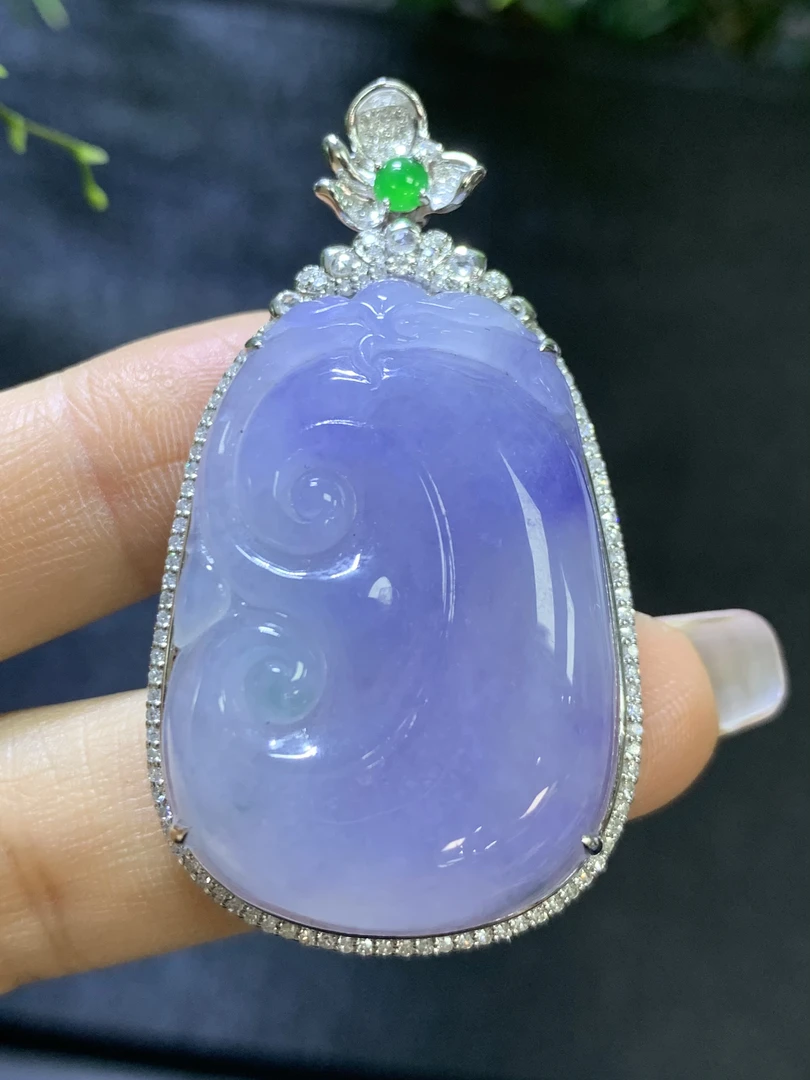 紫罗兰如意吊坠天然翡翠A货尺寸：50*28*11mmAX.15气质紫色冰透