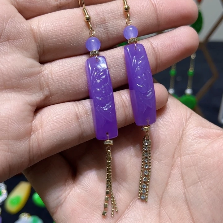 翡翠颈饰未镶嵌耳饰