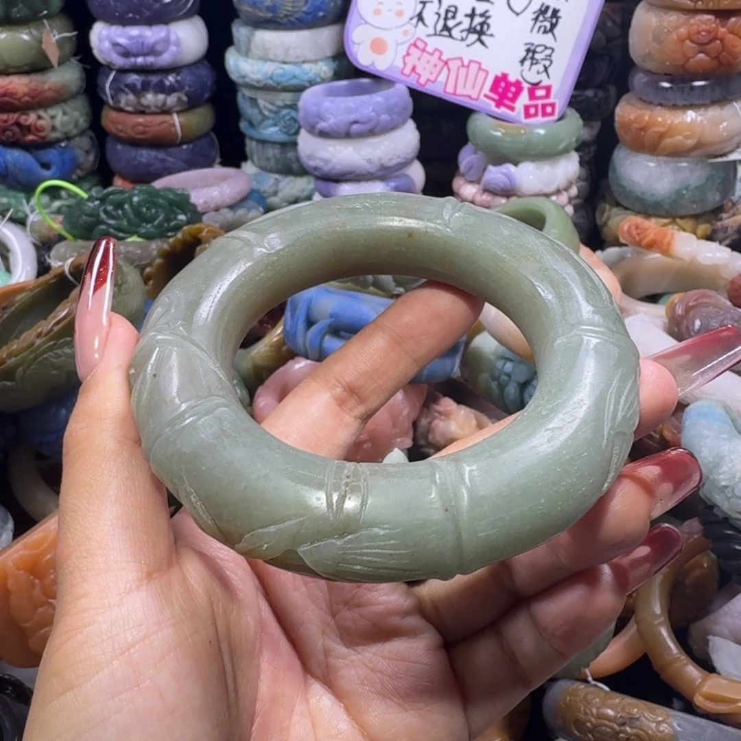 石英质玉（佘太翠）未镶嵌手镯12，60，微瑕不退换