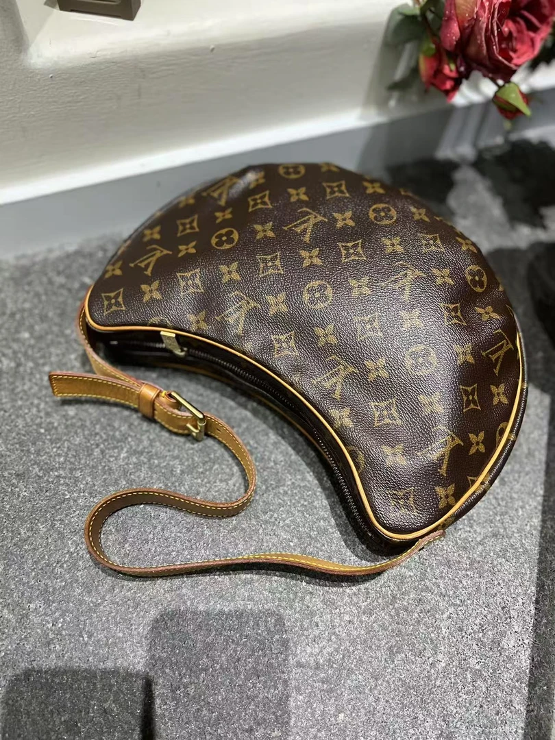 95新 LouisVuitton/路易威登 定金 老花豌豆腋下包