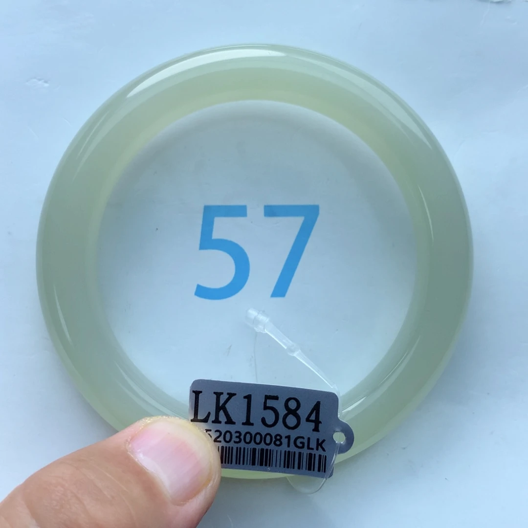 和田玉手镯未镶嵌?****、