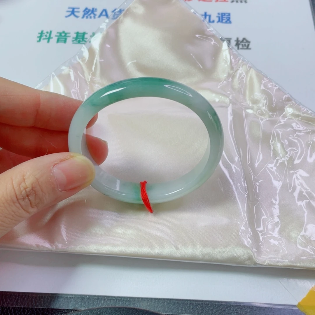 我***睫未镶嵌手镯翡翠天然