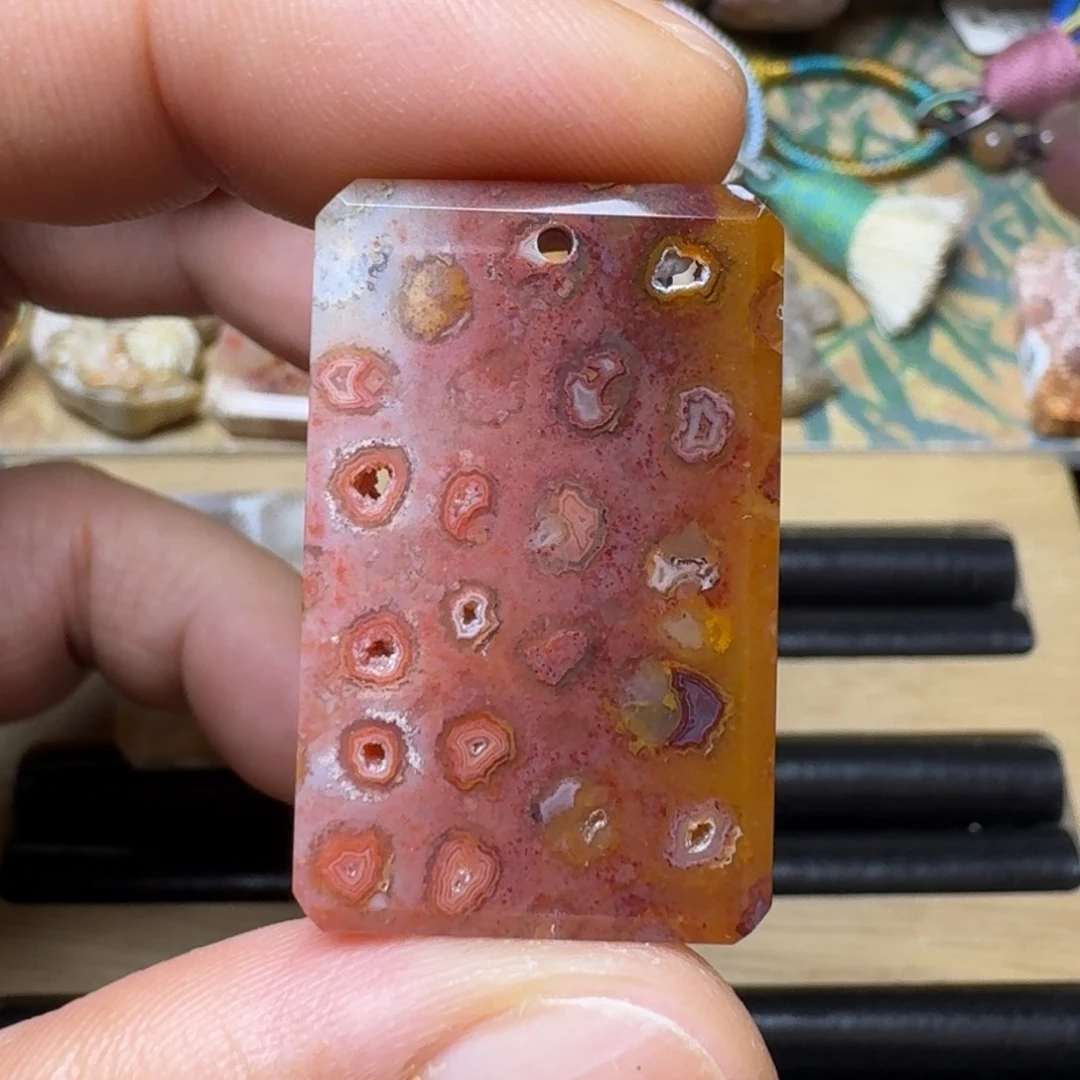石英质玉纯天然色有机玉石保真色未镶嵌