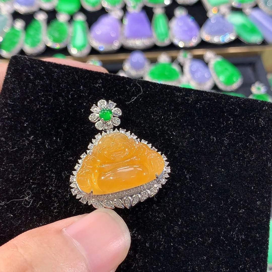 翡翠18K金镶嵌颈饰